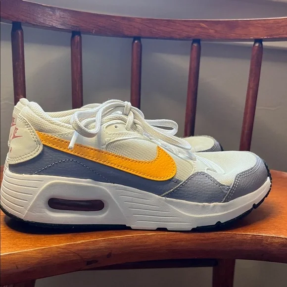 Nike Air Max SC (GS) – Sail / Laser Orange – Boys Size 3.5Y – EUC - Picture 3 of 12